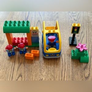 Lego Duplo 10528 bus stop complete set (retired product)